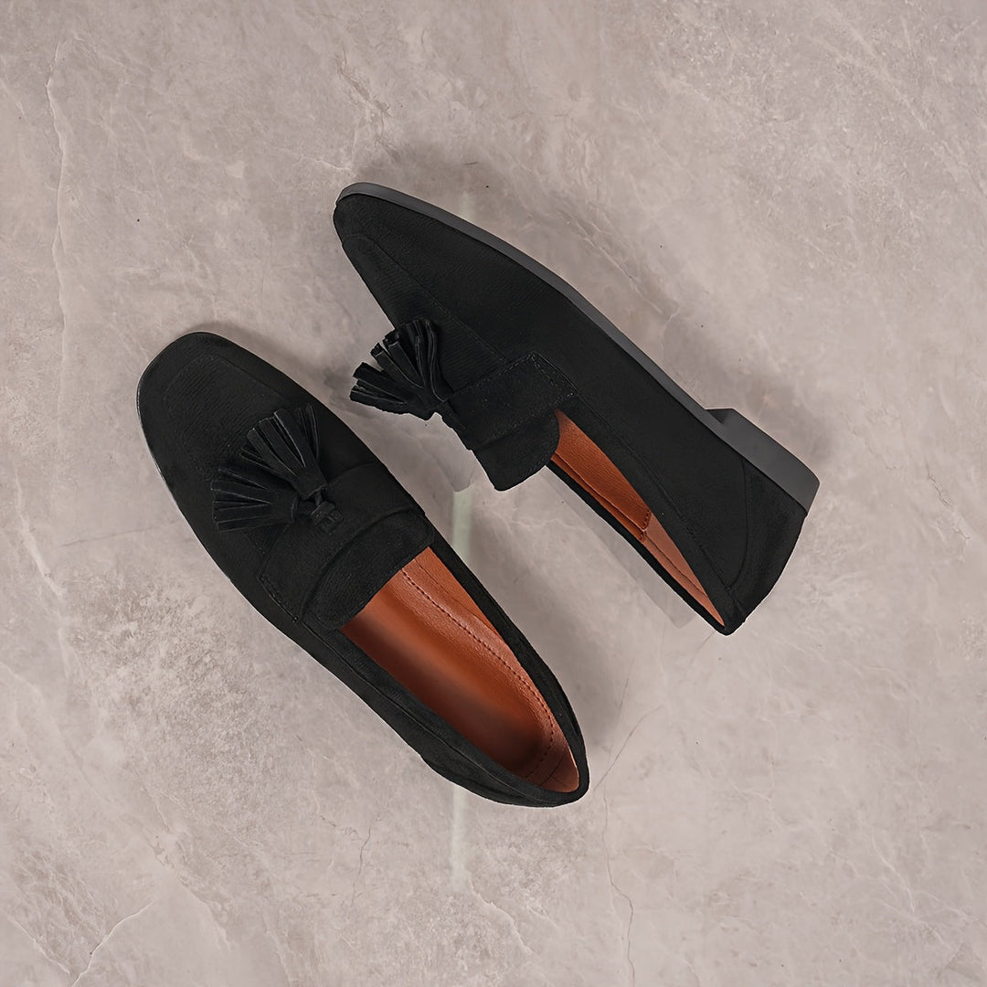 The Lorae Walking Shoes