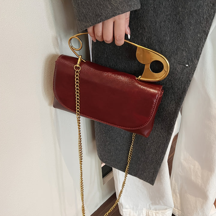Ava Chain Messenger Bag – Elegant & Versatile