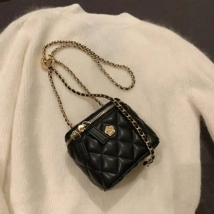 Mila Mini Chain Handbag – Stylish & Versatile