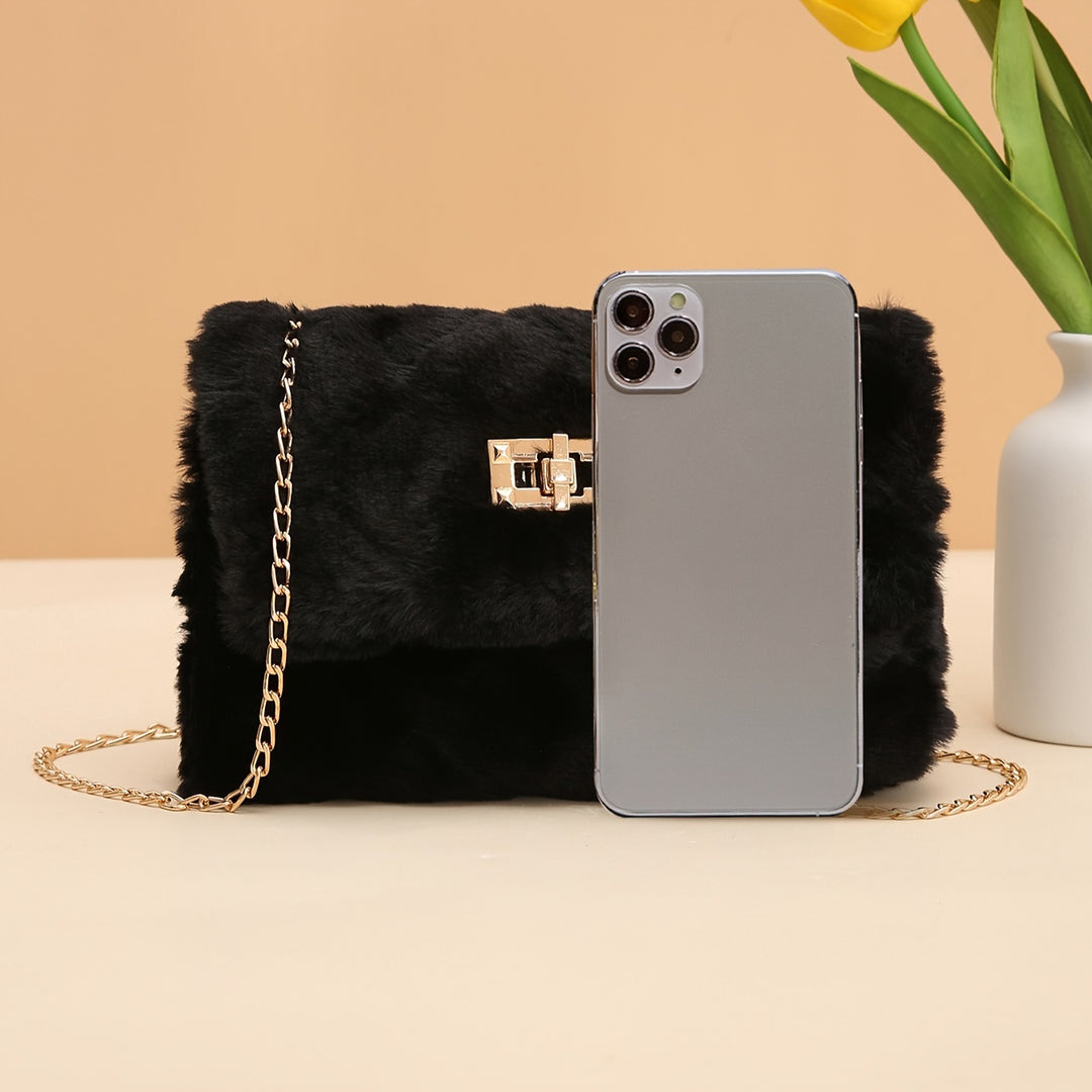 Nova Square Chain Crossbody Bag – Chic & Versatile