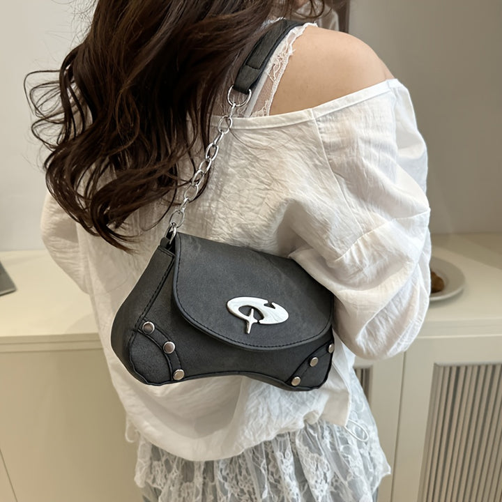 Nova Y2K Chain Shoulder Bag – Trendy & Versatile