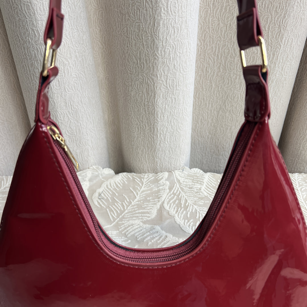 Burgundy Vintage French Shoulder Bag – Chic & Versatile