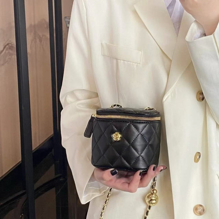 Mila Mini Chain Handbag – Stylish & Versatile