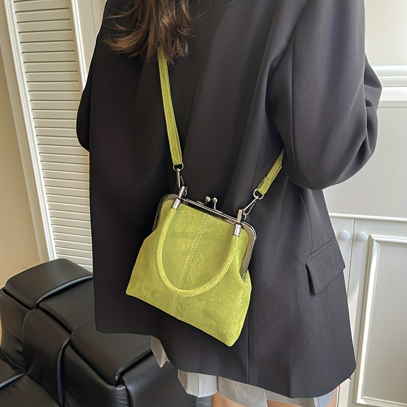 Retro Kiss Lock Crossbody Bag – Vintage & Lightweight