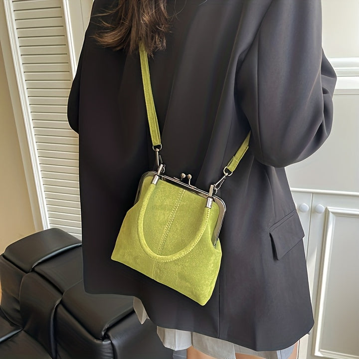 Retro Kiss Lock Crossbody Bag – Vintage & Lightweight