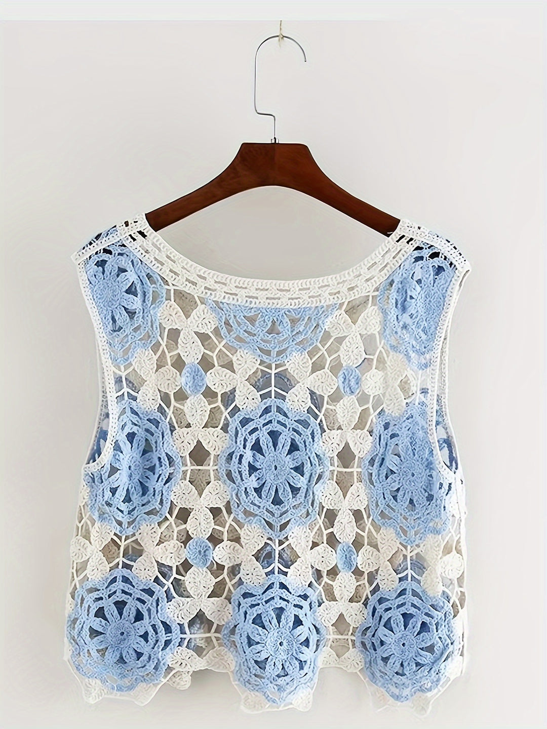 The Hollow-Out Sleeveless Top