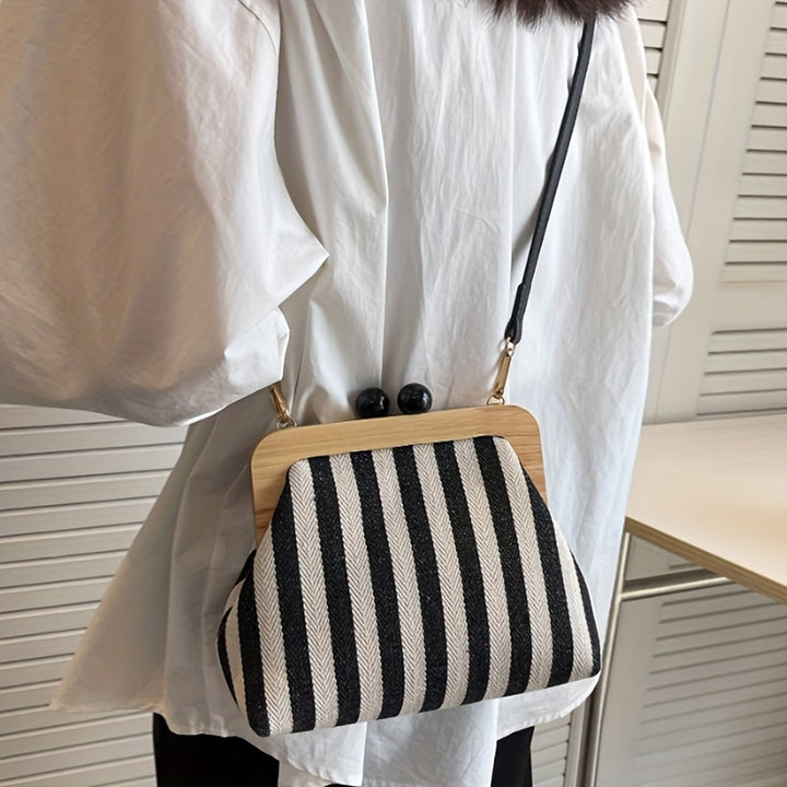 Luna Striped Crossbody Bag – Stylish & Versatile