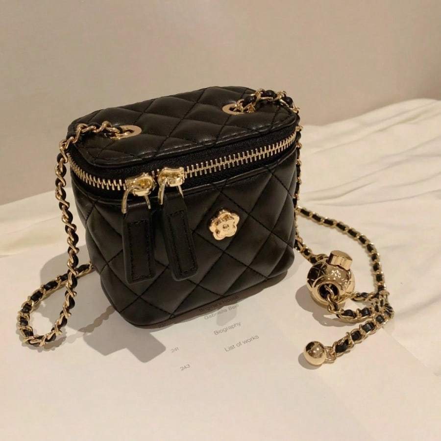 Mila Mini Chain Handbag – Stylish & Versatile