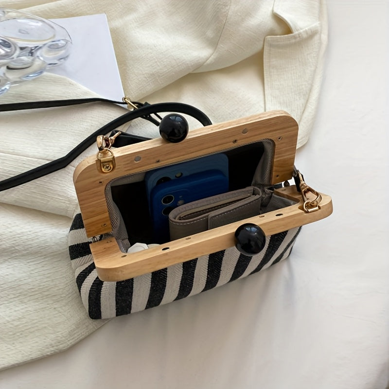 Luna Striped Crossbody Bag – Stylish & Versatile